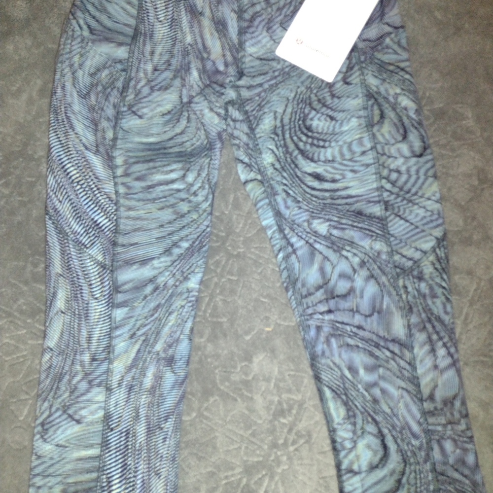 Lululemon Fast and Free HR Tight 25" size 4 leggings, New with Tags, Aqua Spiral